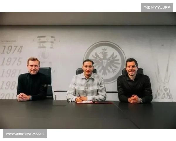 法兰克福新援埃布努塔利布伤退，替补席气氛凝重